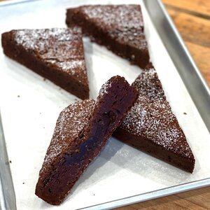 NEW! Swedish Kladdkaka🍫🤎 This traditional Swedish brownie is gluten-free and made with love 🤎 

........
#denvercoffee #swedishpastry #swedishkaffe #denverbreakfast #denverlunch #denverpastry